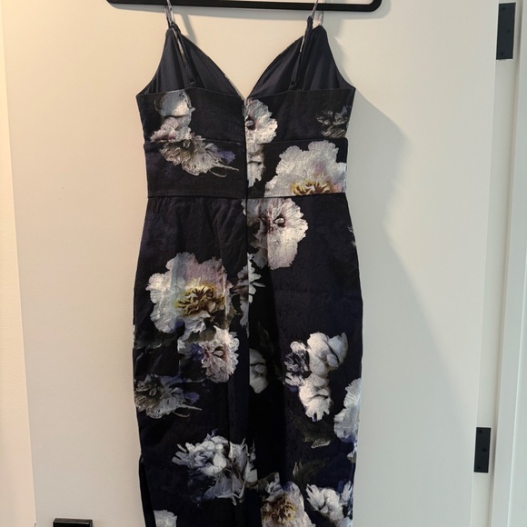 Bodycon Dynamite Flower Dress - Picture 2 of 4